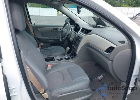 2017 Chevrolet Traverse Ls z USA, uszkodzony, nr VIN 1GNKRFED1HJ221911